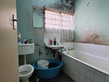 2 Bedroom Flat & Apartment