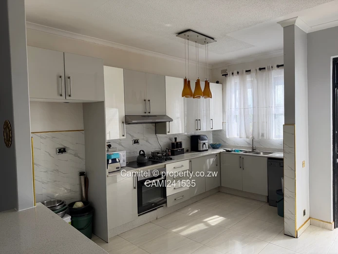 Arlington private gated community 3 beds main en-suite with cottage