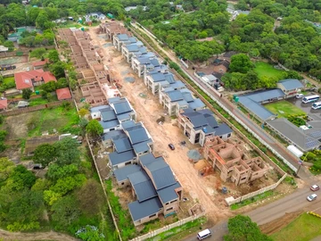 4 Bedroom Flat & Apartment