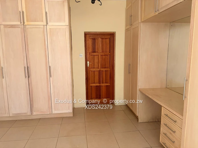 Crowhill House to Let