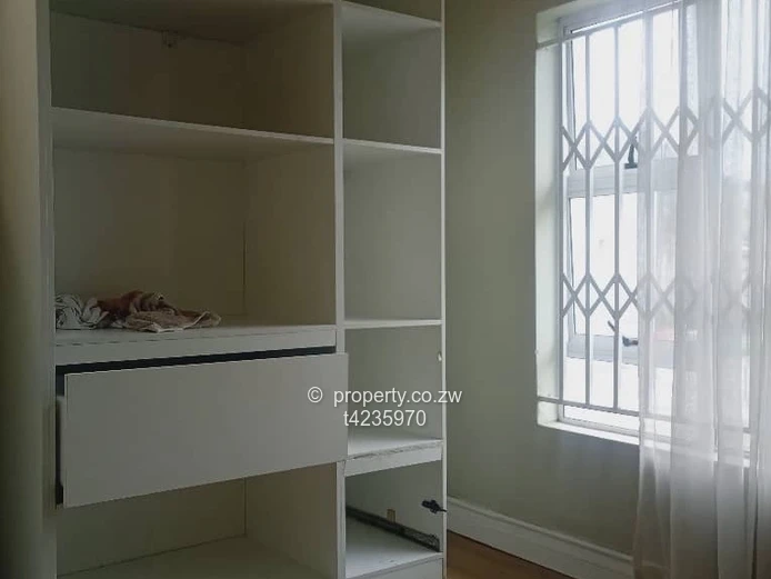 Queensdale spacious 3 bed cottage to Rent 