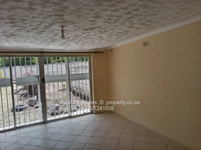 Dolphin Court Garden Flat To Let