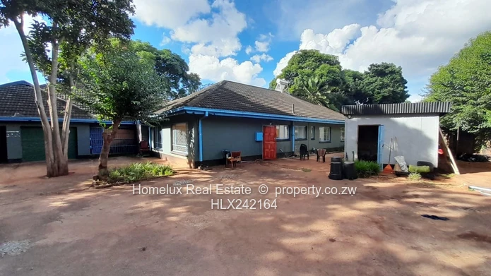 6 bedroom house available for rent in Mt Pleasant