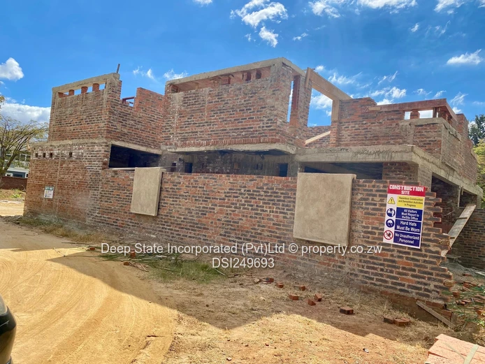 Strathaven cluster house for sale  (Sole Mandate)