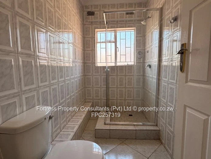 5-Bed House for Rent in Westgate