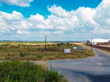 Commercial & Industrial Land