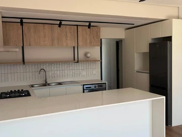 2 Bedroom Flat & Apartment