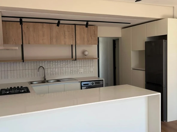 2 Bedroom Flat & Apartment