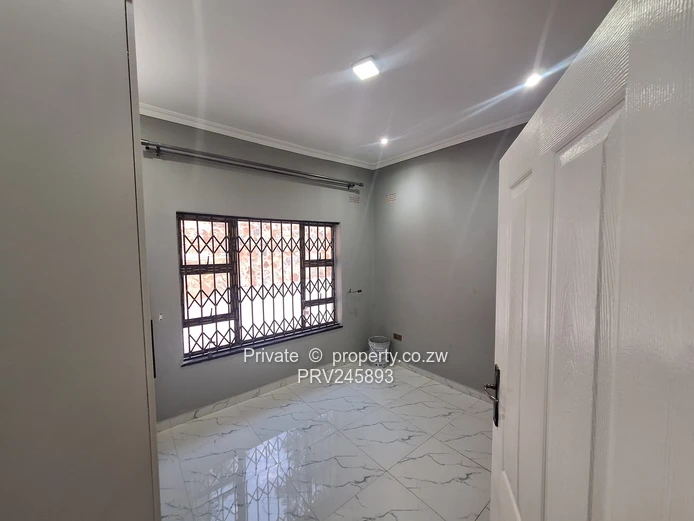 Freshly built, move-in ready new cluster units . . . (Sole Mandate)