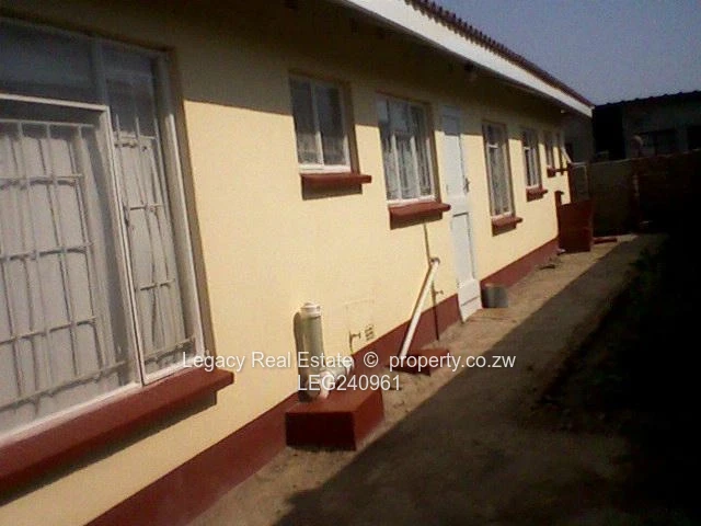 Comfortable Living in a Well-Located Chitungwiza Neighborhood