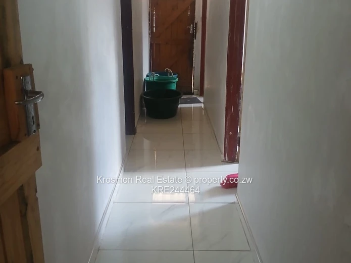 Marondera: Walled 3-Bed Home 