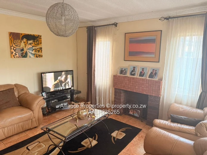 Charming & Well-Maintained Glenora A House with Deeds