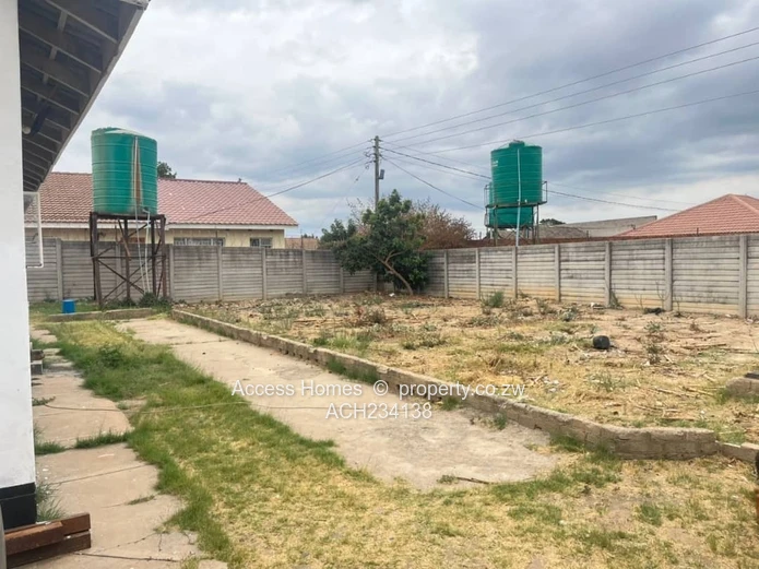Zimre Park house for Sale