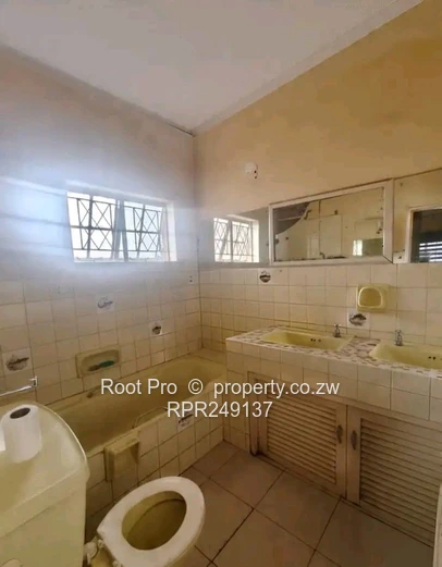 Cluster Hatfield 4 Bed House near Airport road for sale 