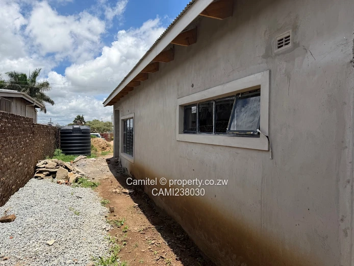 Ashdown Park Finish to own test this 4 bed main en-suite high Celling modern open plan