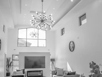 4 Bedroom Flat & Apartment