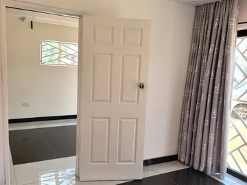 3 Bedroom Flat & Apartment