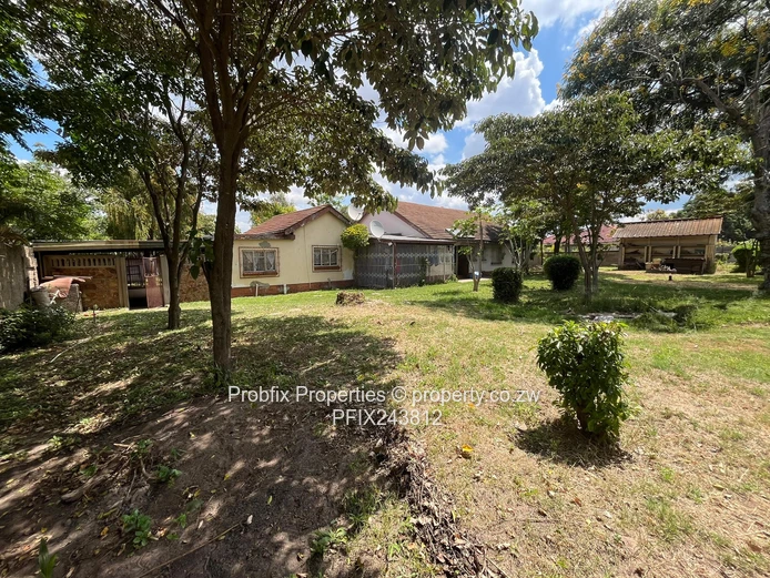  Spacious Family Home with Guest Wing & Cottage | Hatfield North