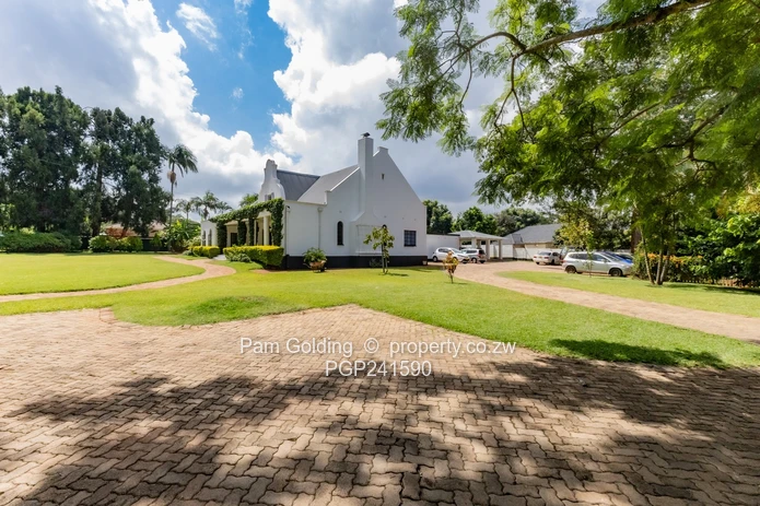 Classic Cape Dutch Architecture in Greendale North / Highlands