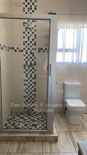 Stylish Living - 3 Bedroom Townhouse