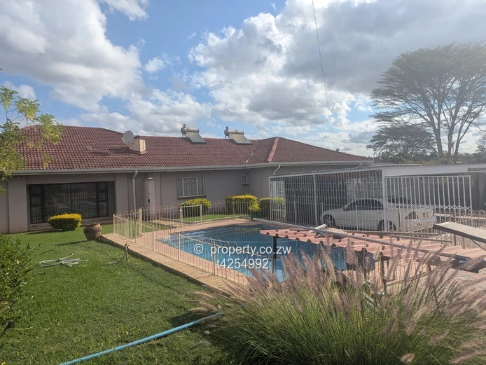 Greystone Park neat 6 bedroomed house to Rent 