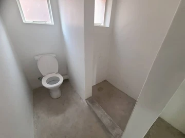 2 Bedroom Flat & Apartment