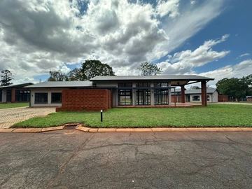 4 Bedroom Flat & Apartment