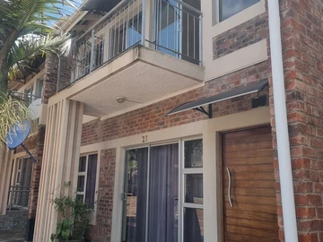 3 Bedroom Flat & Apartment