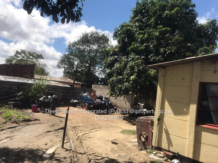 Tafara (mabvuku boundary)core house for sale  (Sole Mandate)