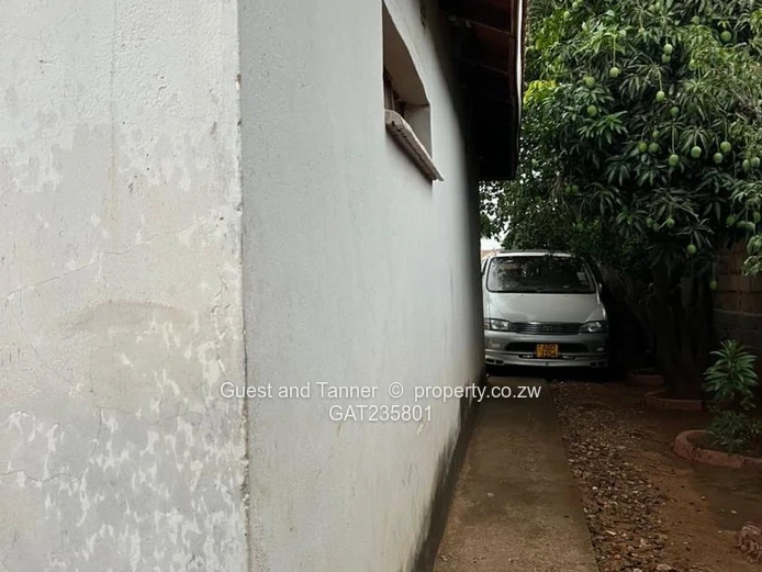 3-Bedroom House with 2-Bedroom Cottage for Sale in Mahatshula North, Bulawayo