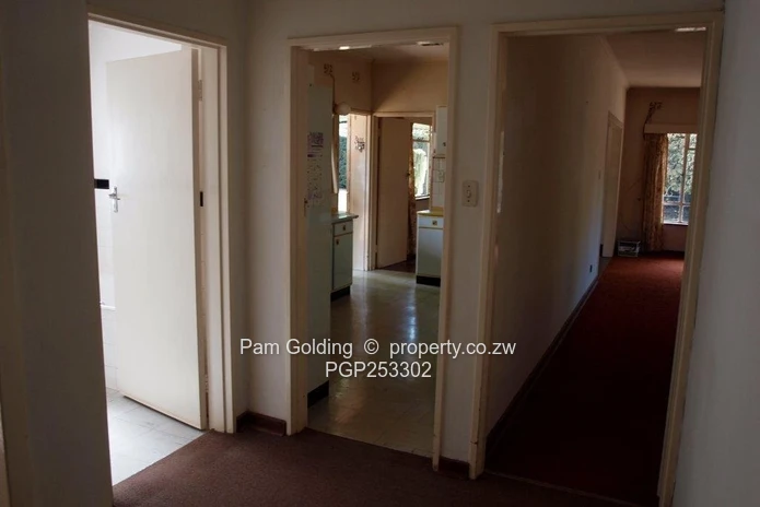 Neat Home In  Bluffhill