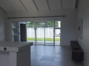 3 Bedroom Flat & Apartment