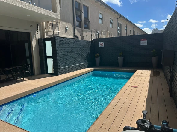 2 Bedroom Flat & Apartment