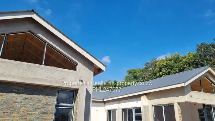Stone-Faced Milton Park Commercial Unit - Borehole & Parking (Sole Mandate)