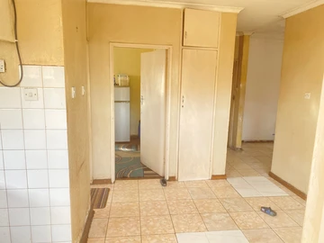 2 Bedroom Flat & Apartment