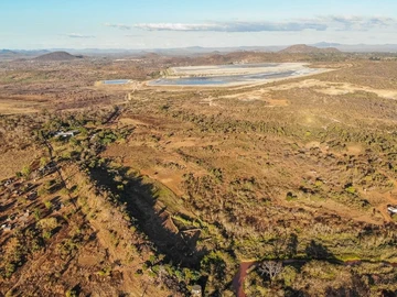 Farm & Agricultural Land