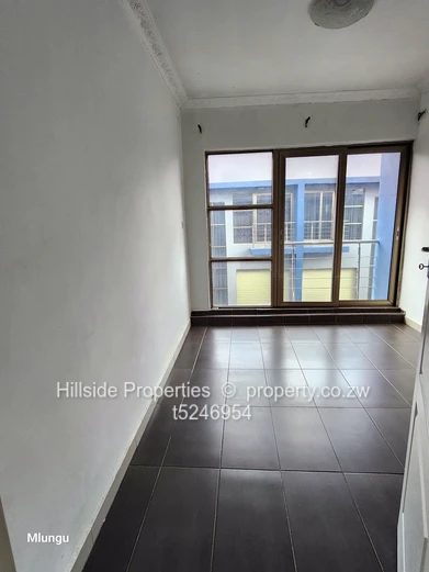 3bedroom apartment Newlands 