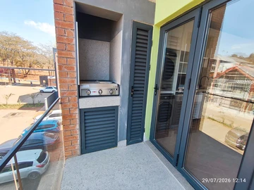 4 Bedroom Flat & Apartment