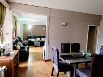 3 Bedroom Flat & Apartment