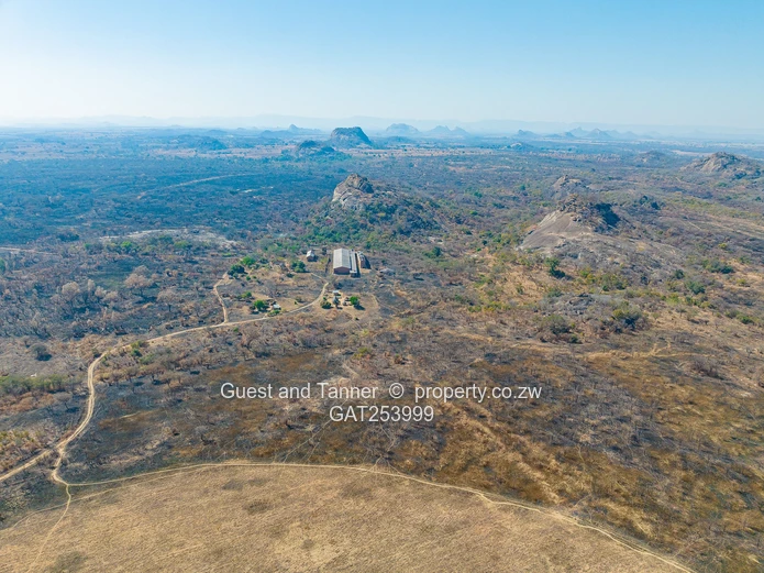 A Choice Of Two Farms - Banket / Rafingora