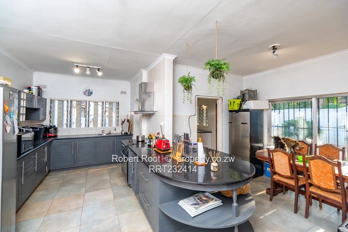 Exquisite family home up for grabs!