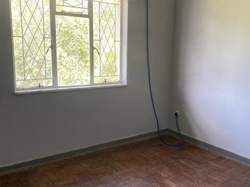 2 Bedroom Flat & Apartment