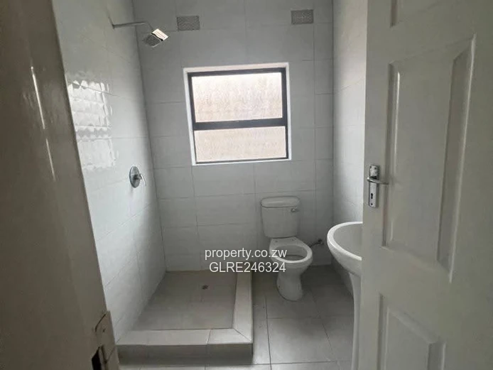 Renovated 3-Bed Tynwald House — Borehole, Parking & Modern Kitchen