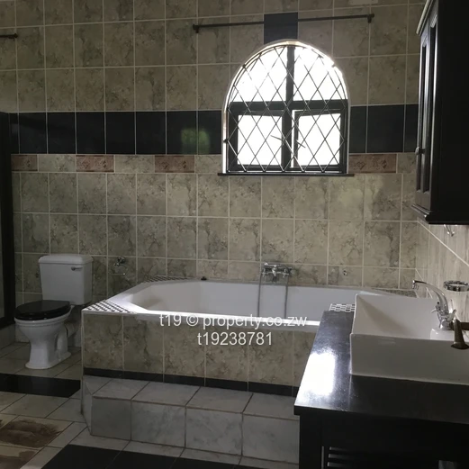 An Elegant 5 bedroom House