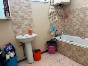 2 Bedroom Flat & Apartment