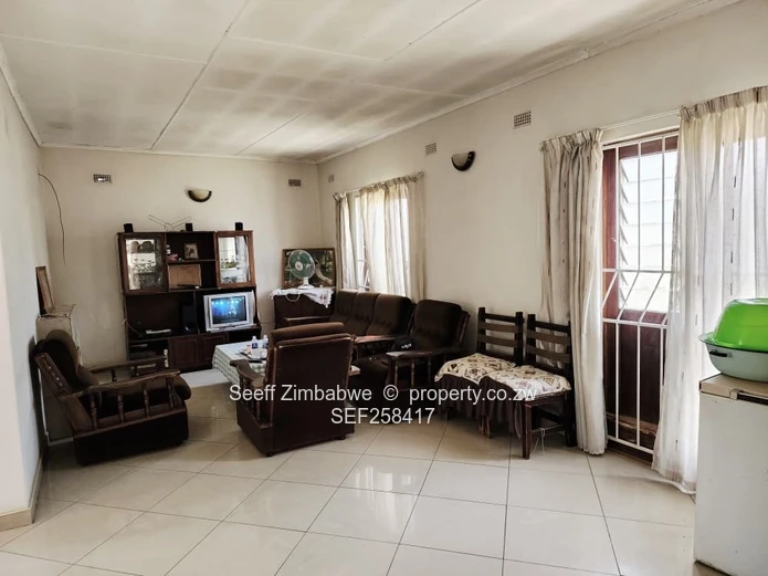 Woodville – 4Th Avenue, Bulawayo