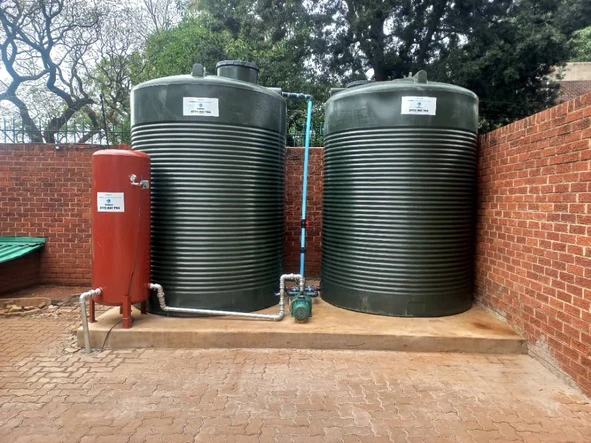 2 Bedroom Flat & Apartment