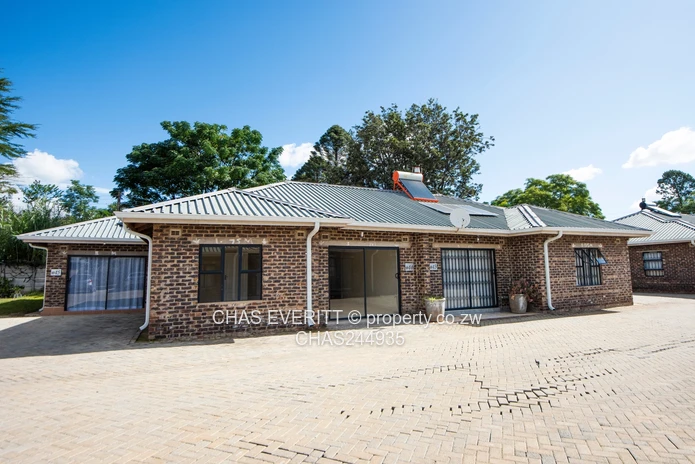 3 bedroom garden flat for sale in Marlborough 