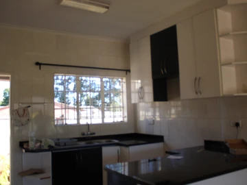 2 Bedroom Flat & Apartment