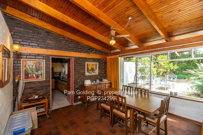 Spacious Family Home on Prime Rolf Valley Acreage (Sole Mandate)